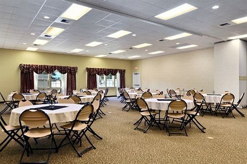 Stay Beyond Inn & Suites Elma Extérieur photo